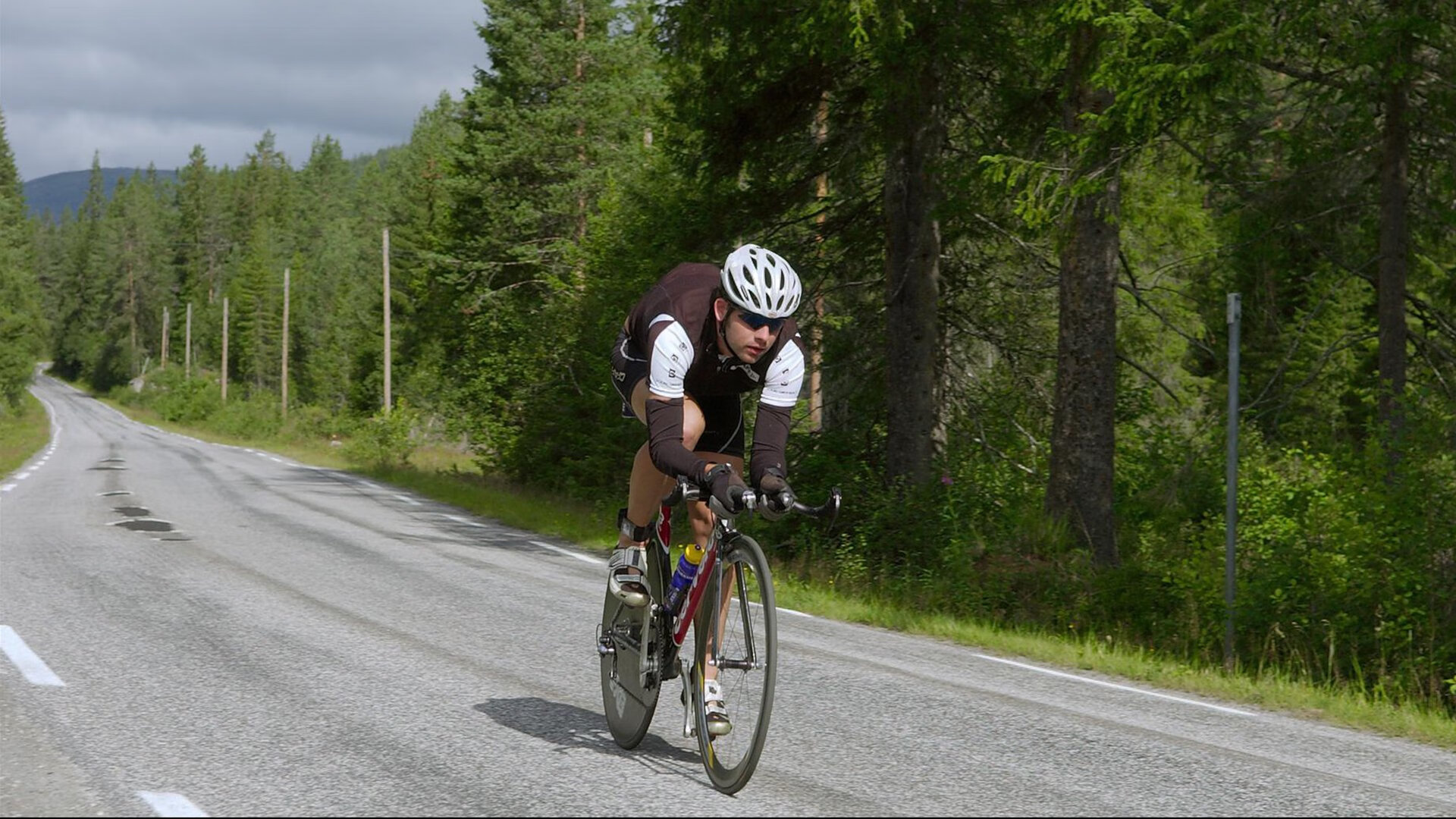 当街道变成赛道，基耶萨如何将法拉利驶入教科书？